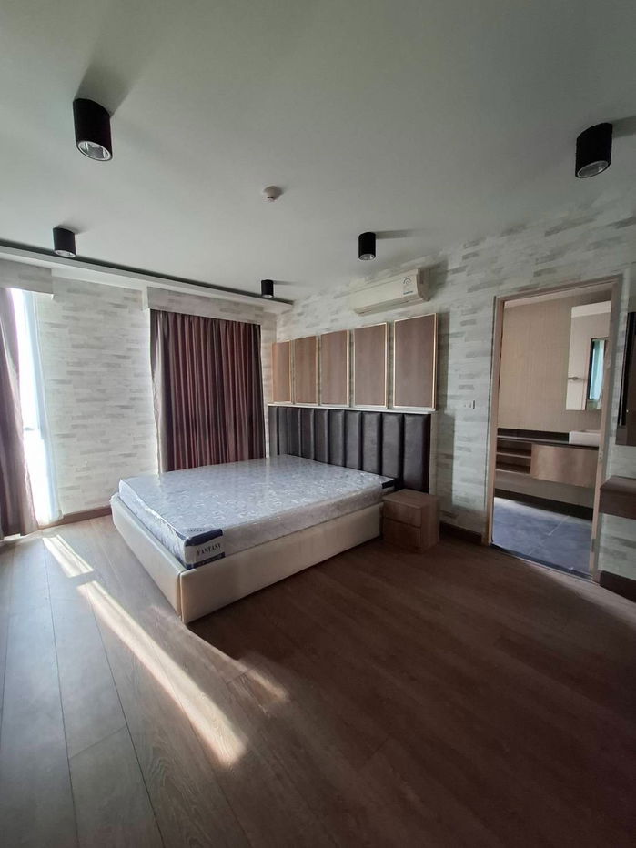 Condo for rent, decorated and ready to move in. Near BTS Bang Chak, 3 bedroom, 3 bathroom, size 107 square meters.