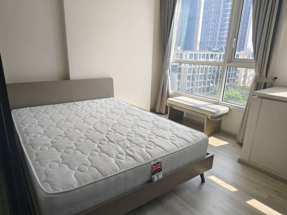 XT Huaikhwang – 1 Bedroom, 28 sq.m., Near MRT Huaikhwang, Only 15,000 THB/Month