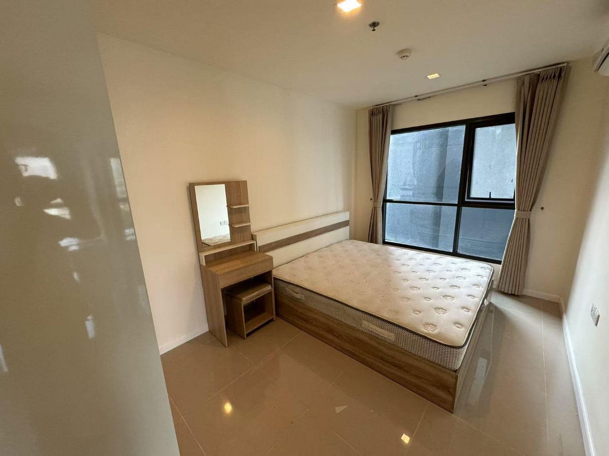 For Rent Life Sukhumvit 48  BTS PraKhaNong (600 m./9-min walk) Call: 061-354-4246 Negotiable Line ID: @condobkk (with @) Code  H32723