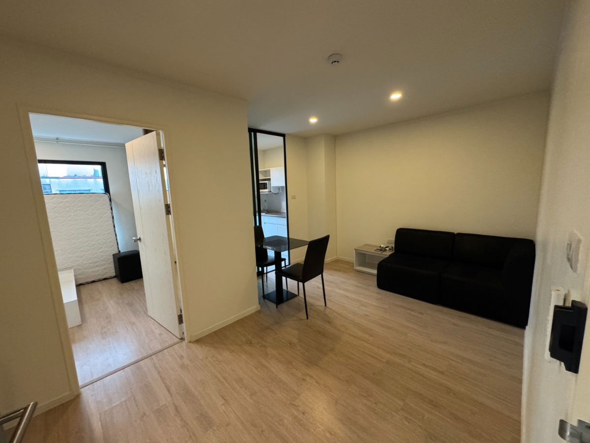 出租 icondo 绿地 sukhumvit77 pharse2 线路 ID @757zwvfy