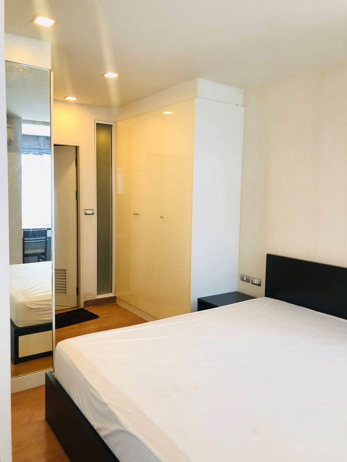 For Rent Tree Condo Ekkamai  BTS Ekkamai (550 m./ 8-min walk), More Rooms available, Fast response via LINE, Price Negotiable