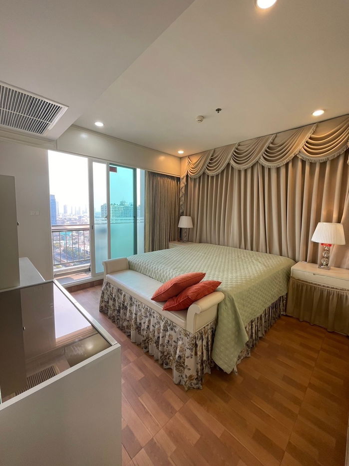 สุภาพรก็ต้อนรับเดนสตราตต้า