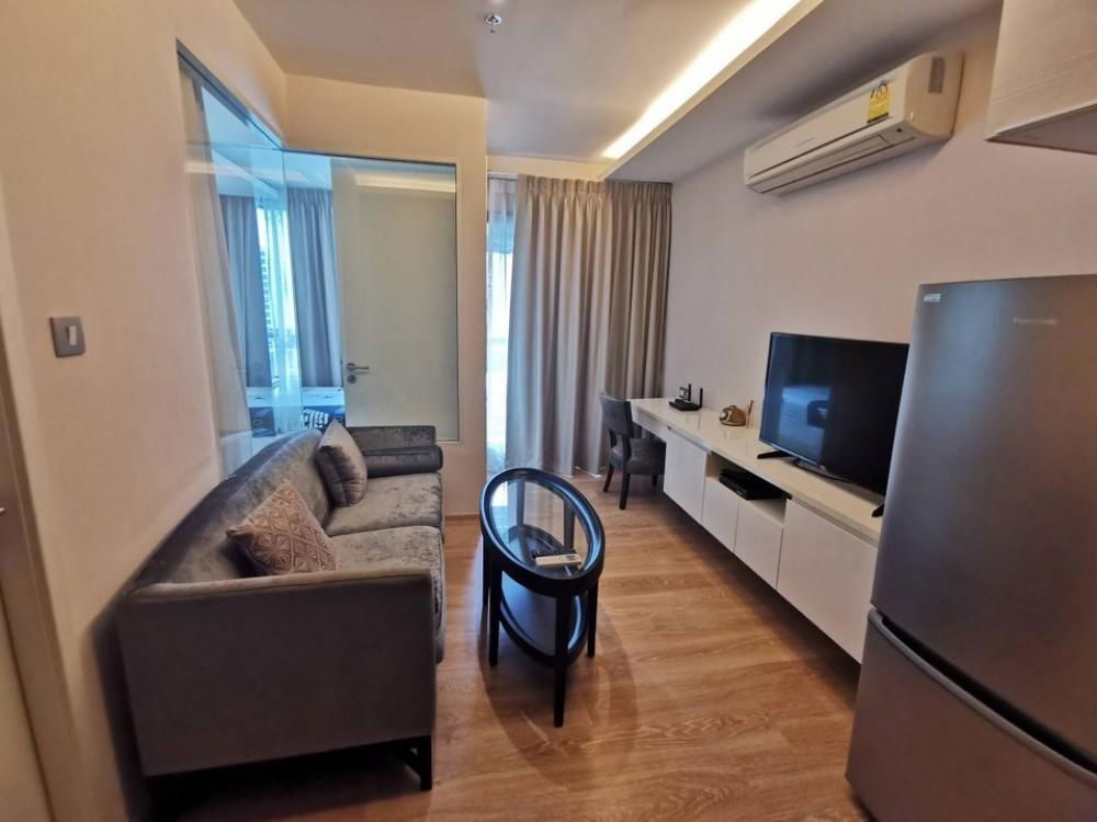 H Sukhumvit 43     Size 42 sq.m.  1 bedroom 1 bathroom  10th floor