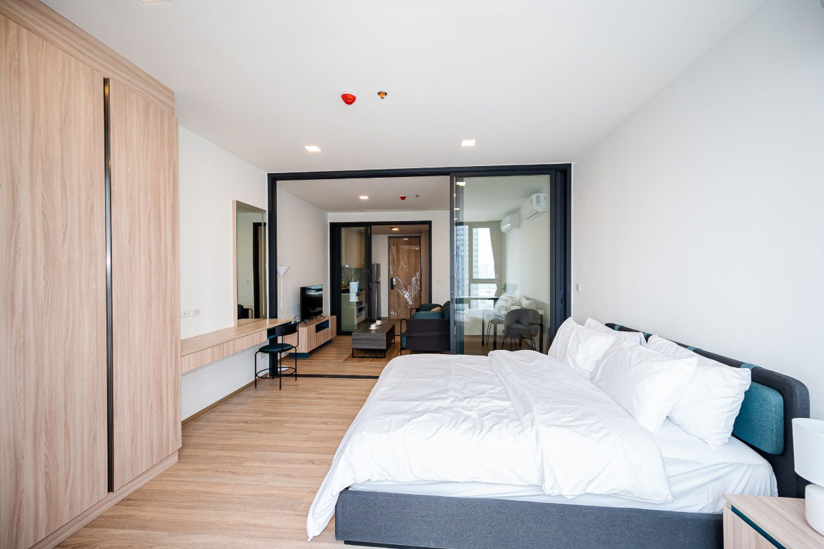 For Rent: Condo XT Phayathai *Nice room 42 sqm* at Line : @homefinder