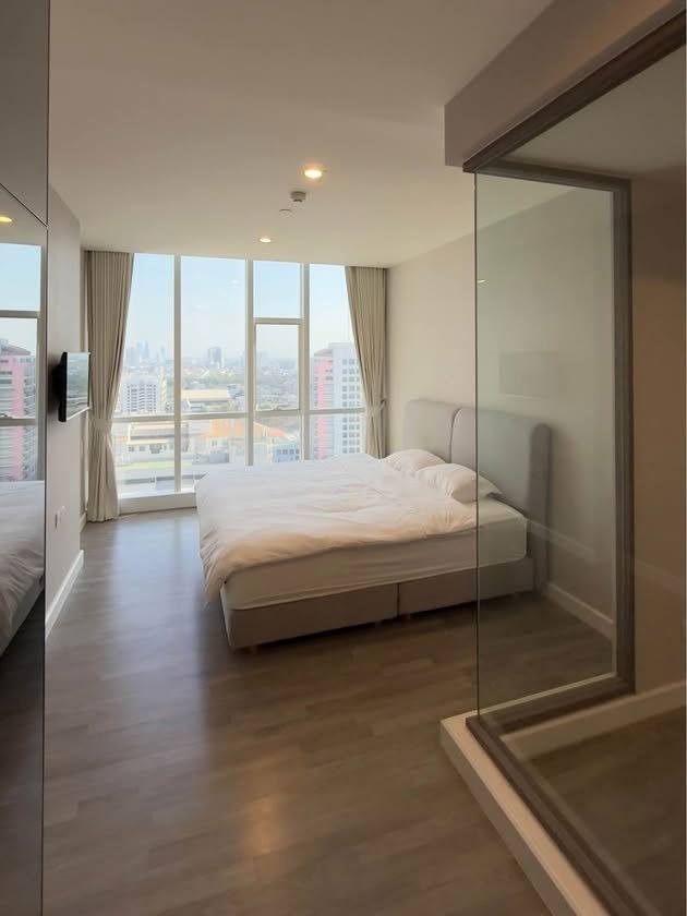 📲Line ID @556ryccg 🚄46.8 sqm 1 Bedroom Floor19 The Room Sathorn-TanonPun Fully furnished near BTS Saint Louis, Sathorn & Silom road