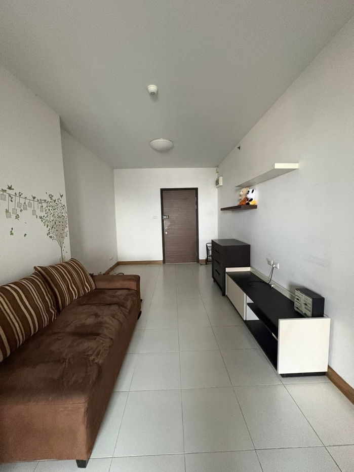 For Rent  Supalai Park Ratchayothin near BTS Ratchayotin Negotiable Line ID:@easycondo (with @) Code H32808