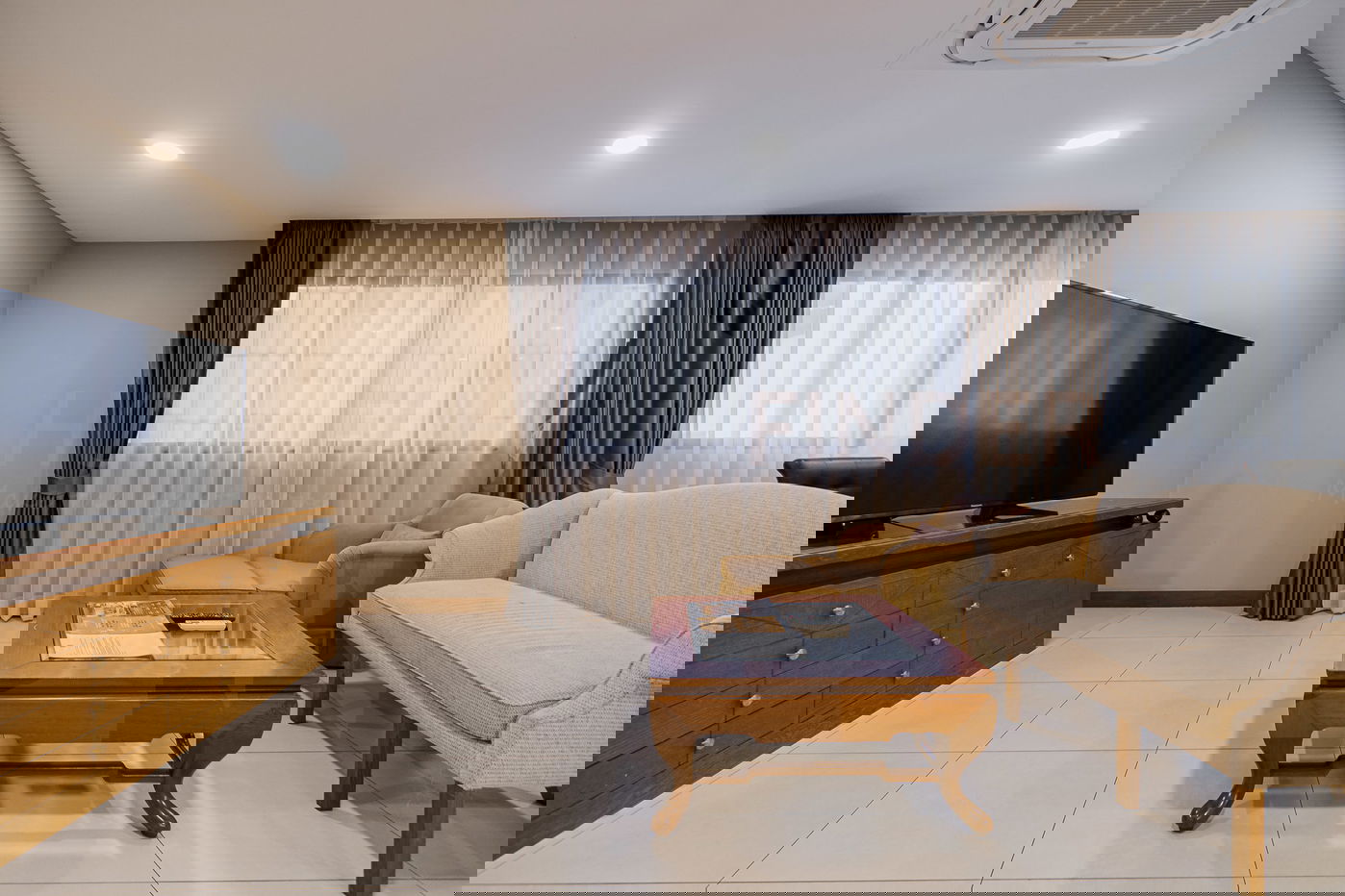 United Tower 2 bedrooms, for rent