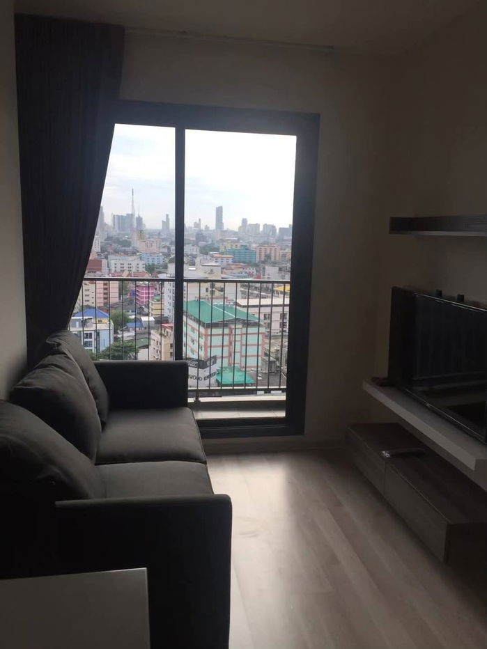 P688 Condo for rent Centric Huai Khwang Station, good location, near MRT Huai Khwang, complete furniture + electrical appliances, special price