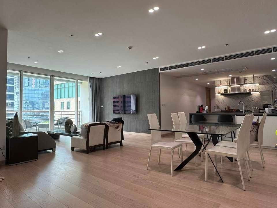 LTH11930 – ให้เช่า เดอะ รอยัล ศาลาแดง ขนาด 210 ตรม.