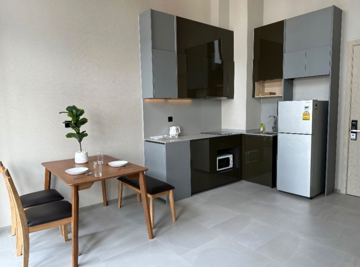 rent: Cooper Siam, large room, beautiful, ready to move in, good location, near BTS National Stadium. Interested, add Line @841qqlnr