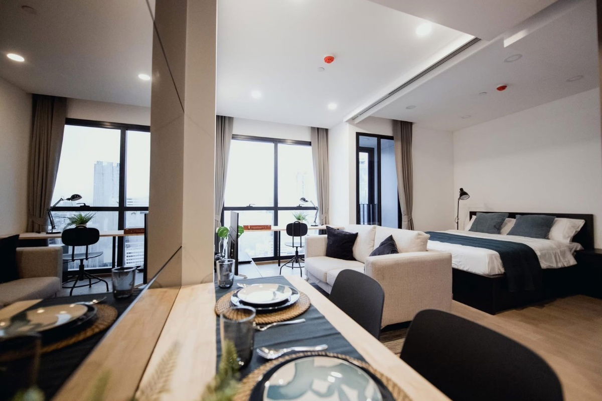 *** Condo for rent : Ashton Chula - Silom  Nice decorated High floor Fully furnished  near MRT Sam Yan ***