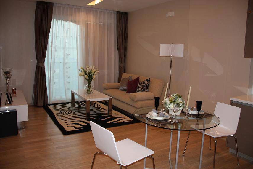 Siri at sukhumvit. 1bed 51sqm. Line id: @pfagent