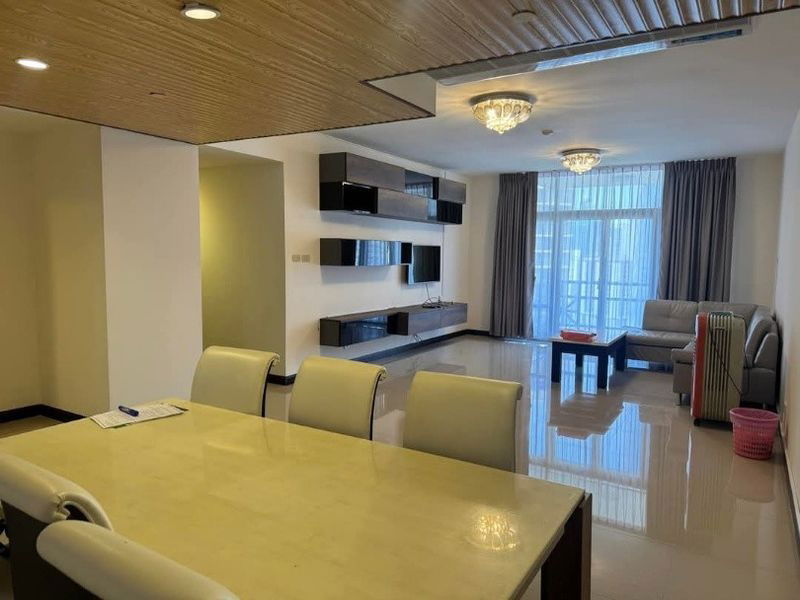 For Rent All Seasons Mansion Fully Furnished (Near BTS Ploenchit)