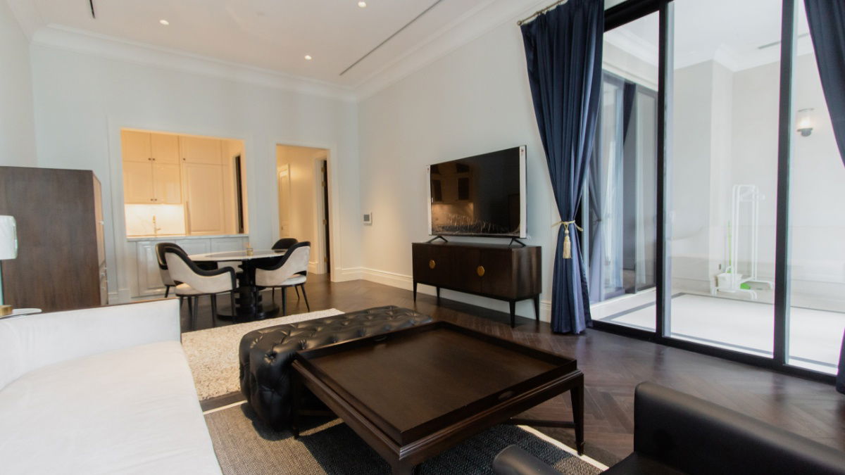 Condo for rent 98 Wireless Monthly 200,000 thb. per month