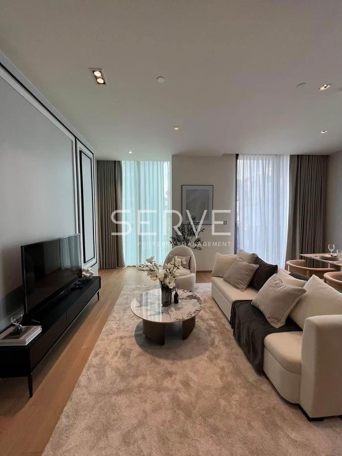 Corner Room 2 Beds with Bathtub 90 sq.m. Good Location Close to BTS Chit Lom 280 m. at 28 Chidlom Condo / For Rent