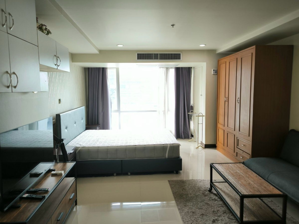 The Trendy Condominium        Size 35sq m        Studio 1 bathroom