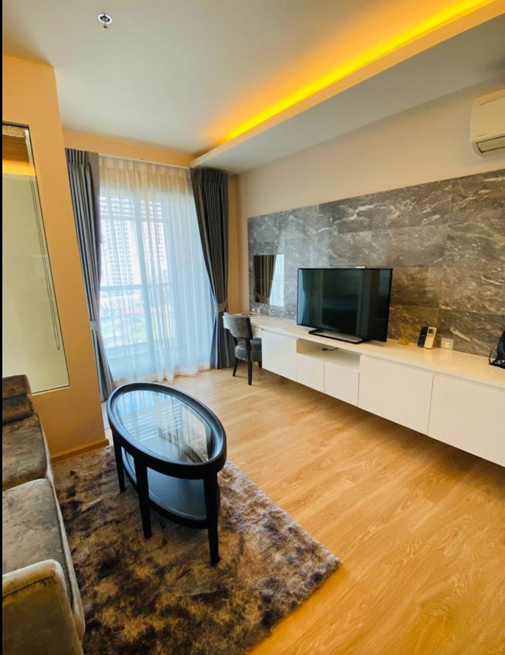 H Sukhumvit43. 1bed 45sqm. Line id: @pfagent