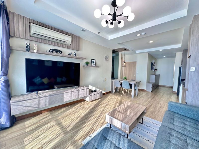 出租：Ladda Plus Condo Sriracha，市中心，位置好，靠近罗宾逊百货