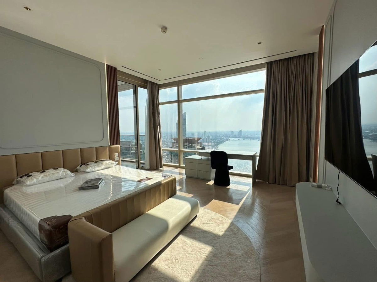 LTHC12088 – Four Seasons Private Residences FOR RENT Size 374 sqm. 4 beds 5 baths Near BTS Saphan Taksin Station ONLY 600K/Month