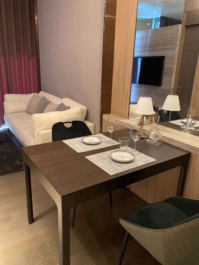 The Esse at Singha Complex for Rent, Near MRT Phetchaburi