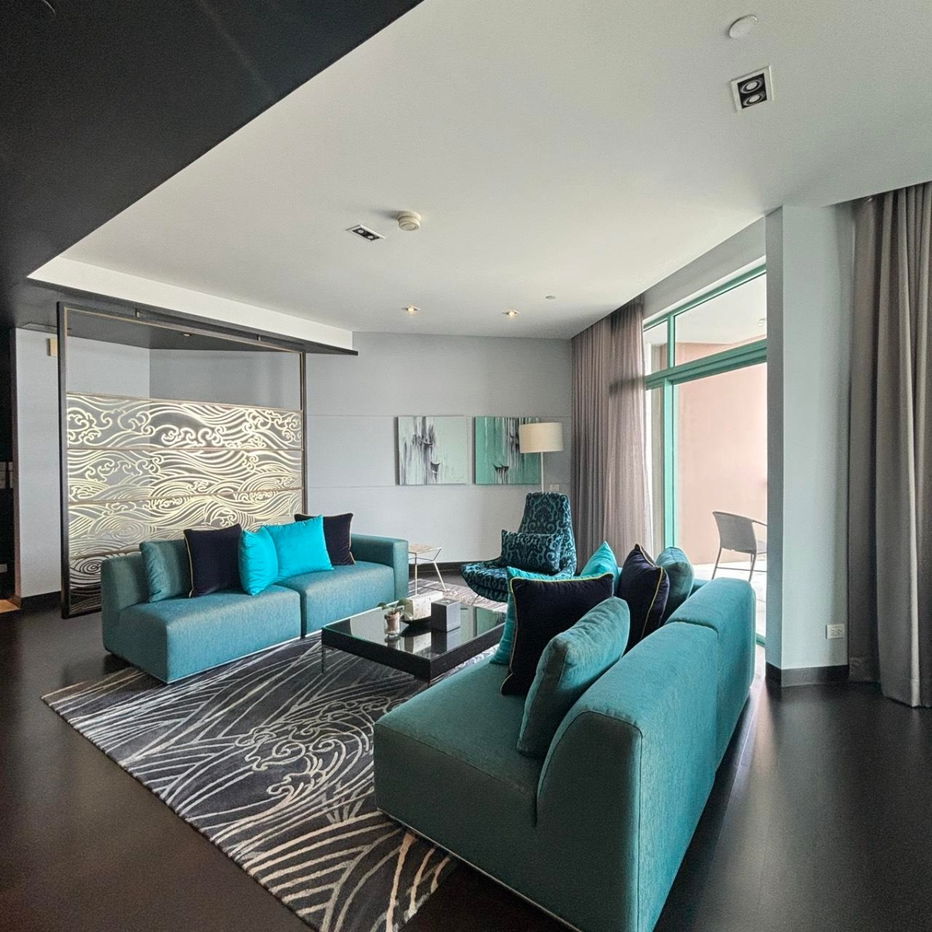 LTH12094 – Penthouse FOR RENT at Chatrium Hotel Size 125 sqm. 1 bed 1 bath Near BTS Saphan Taksin Station ONLY 170K/Month