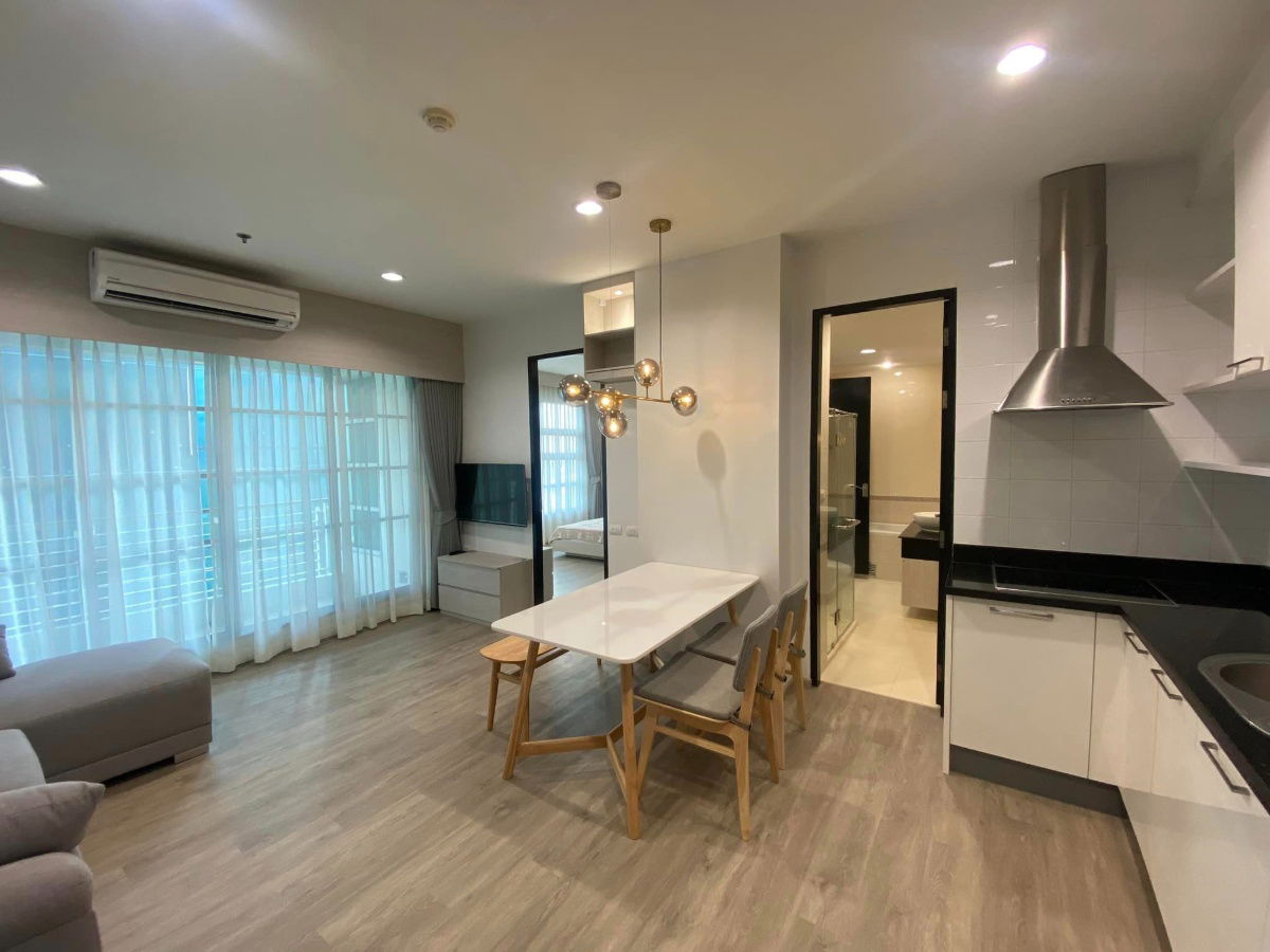 Available for rent! Baan Klang Krung Siam-Patumwan, 3 Bedroom with 120sqm + working room  area. Cozy living with the closest to BTS Station