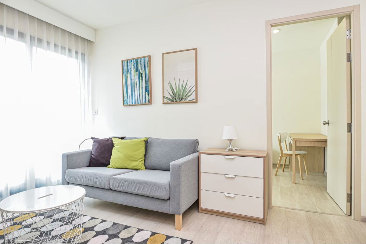 For rent: Life Asoke 2 Bedrooms fully furnished, Ready to Move in