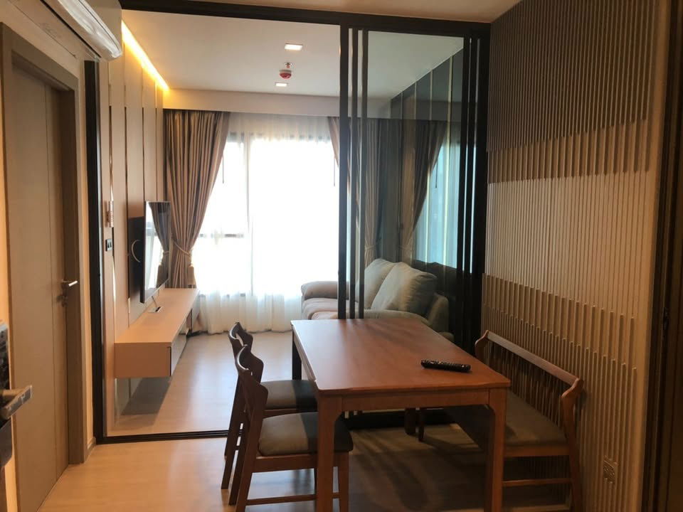 Room For Rent at Life Asoke Rama 9 (Rt-01)
