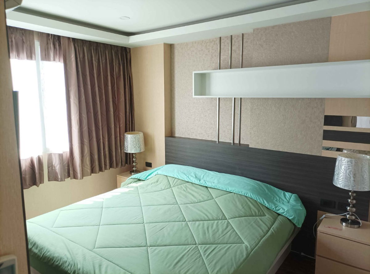 5th floor, quiet forest view  Fully furnished, electrical appliances, only 6,500 baht/month