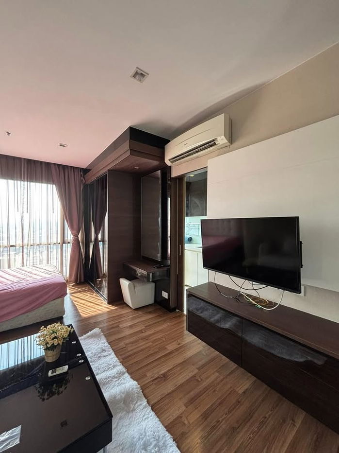 คอนโดให้เช่า ไอวี่ แอมพิโอ (B6804013)