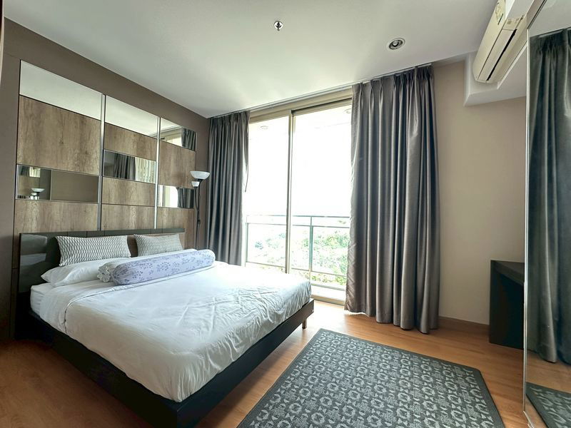 Sriracha Condo for rent, city center, next to the sea, great value, Marina Bay Front Condo
