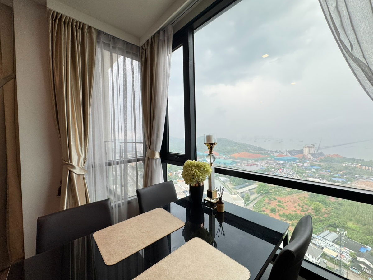 For rent: KnightsBridge Sriracha: Duplex 1 Bed 90 sq m, 33rd floor, sea view: near Robinson Sriracha