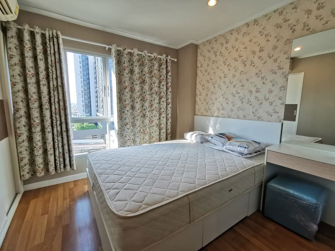 R144 Condo for rent, Lumpini Place Ratchayothin, next to BTS Ratchayothin. The room is ready, fully furnished, the best price.
