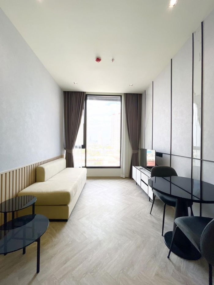 Chapter Charoennakhon - Riverside