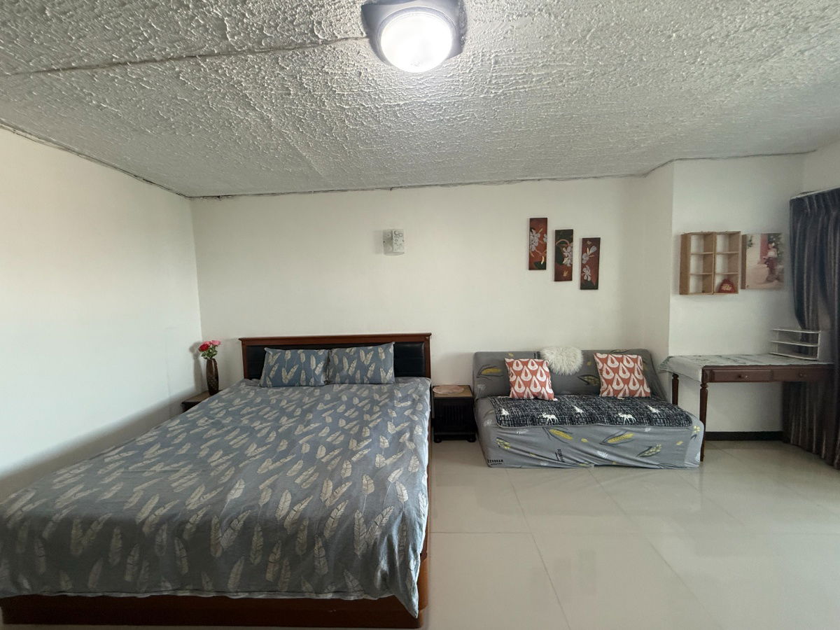 For rent, Nakornphing Condominium, high floor, beautiful view, only 12000 baht per month, Tell (0955752068 Khun Chompoo)