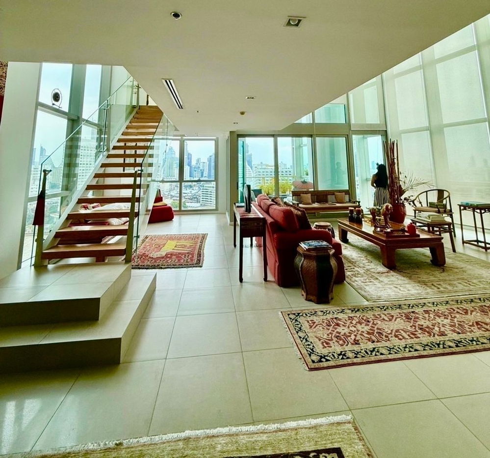 河边，4间卧室，3间浴室