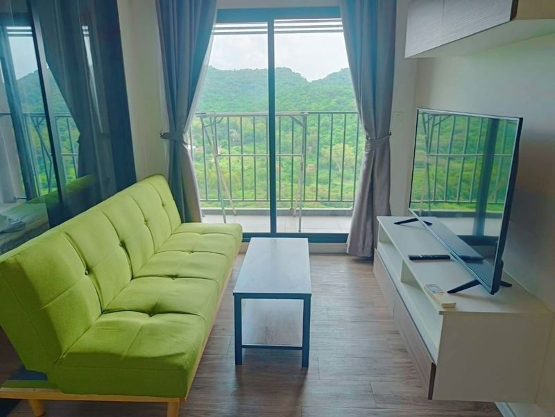 For rent: Knightsbridge The Ocean Sriracha Condo, beautiful room, mountain view, furnished, ready to move in