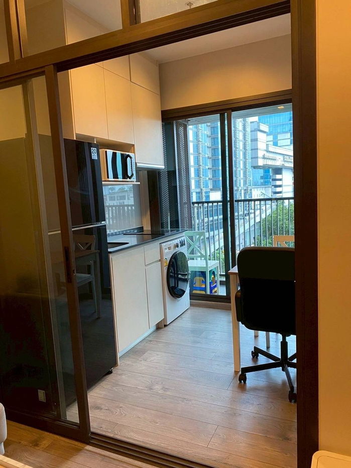 ငှားရန်ရှိသော Whizdom Avenue Ratchada-Ladprao Fully Furnished (MRT Ladphrao အနီး)