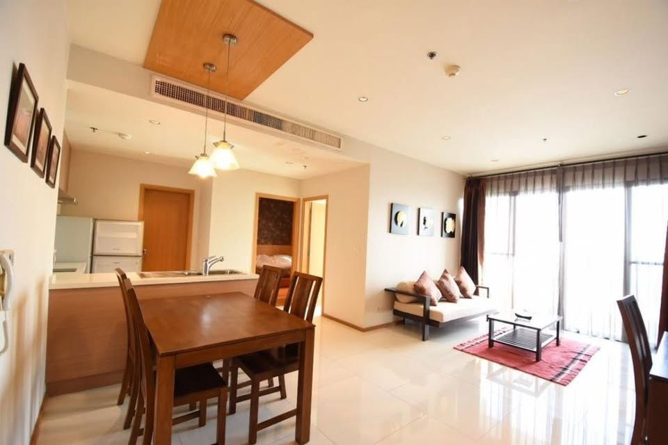 Condo for Rent at The Emporio Place (E6804044)
