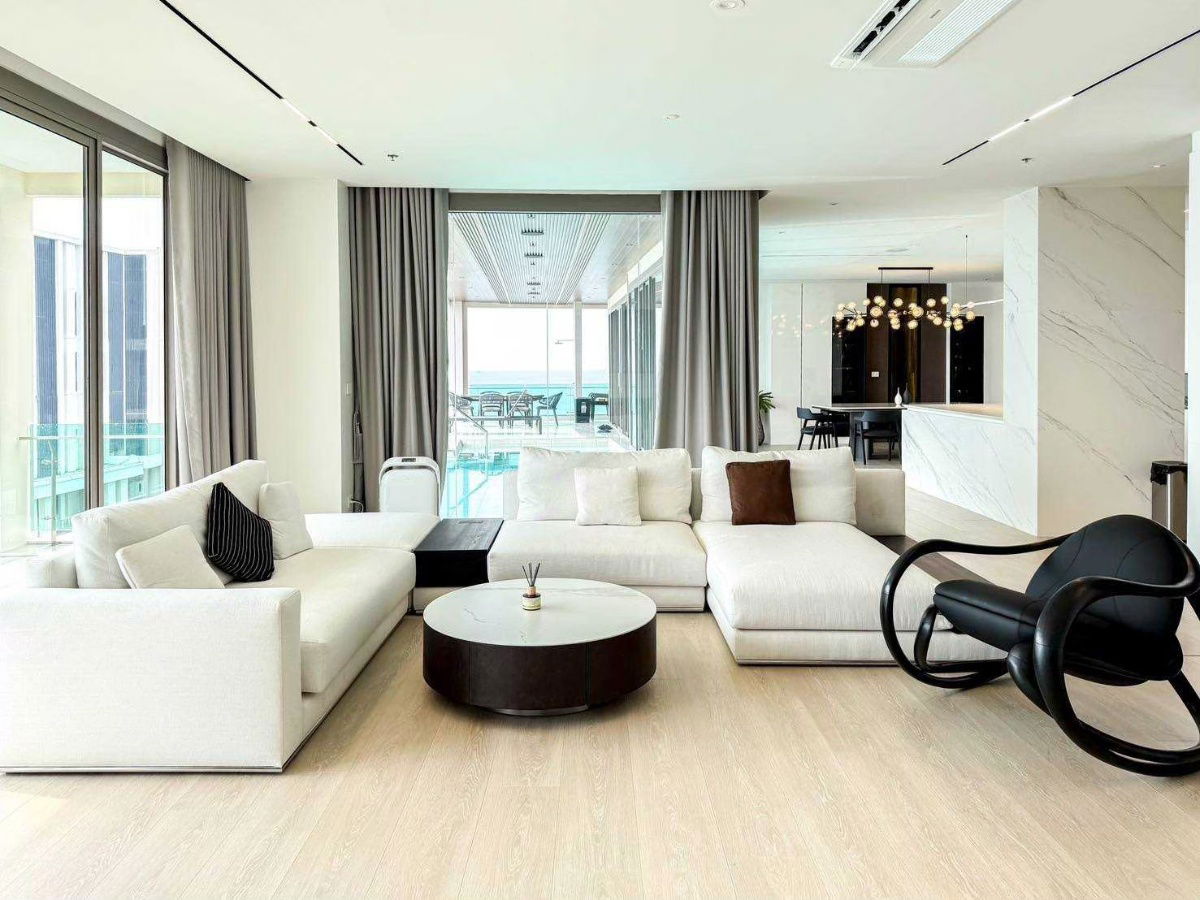 For Rent/Sale Luxurious Penthouse at Casalunar Paradiso 🌟