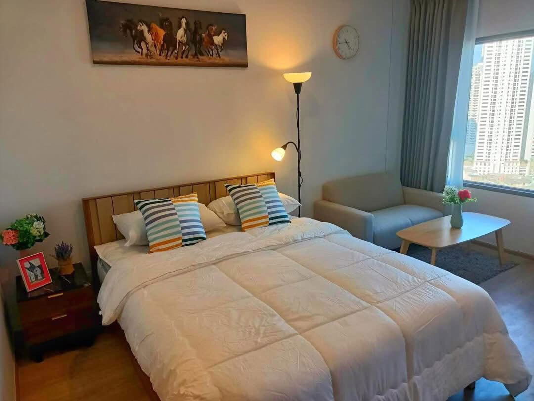 Life Rama 4 -                  Asoke