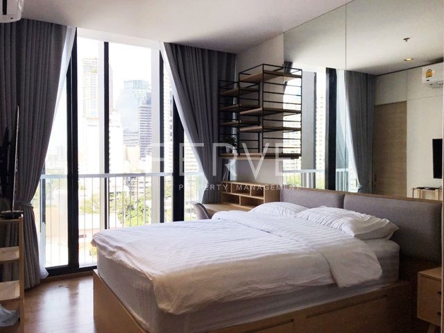 🔥Nice Room Studio with Partition Good Location Shuttle bus to BTS Phrom Phong 650 m. at Park 24 or Park Origin Phrom Phong Condo / For Rent