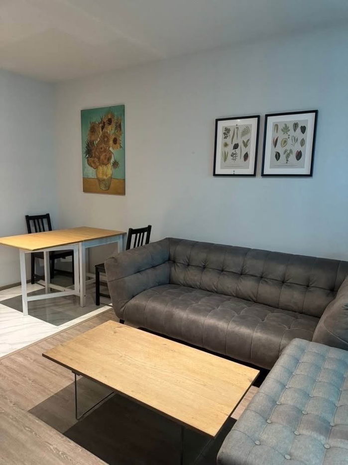 Rhythm Ekkamai (E6804053) တွင် ကွန်ဒိုငှားရန်ရှိသည် ID Line : @pccenter