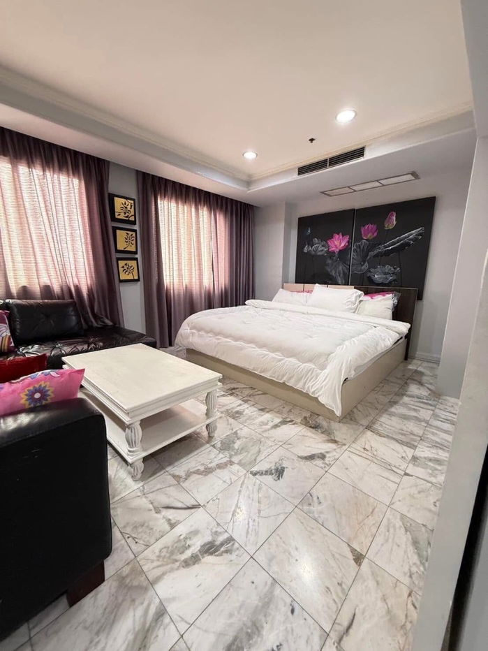 Wittayu                          Complex