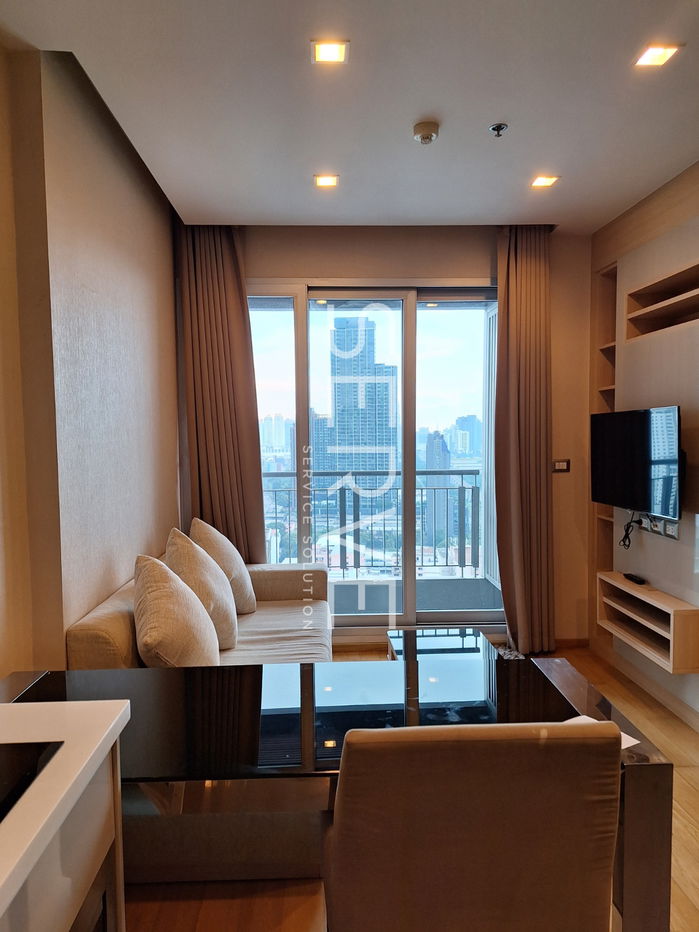 1 Bed 1 Bath with Bathtub Nice Room Good Location MRT Phetchaburi 150 m @ The Address Asoke