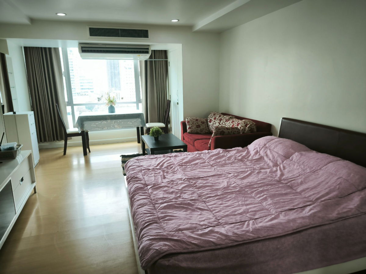 The Trendy Condominium      Size 35 sq.m.    Studio 1 bathroom