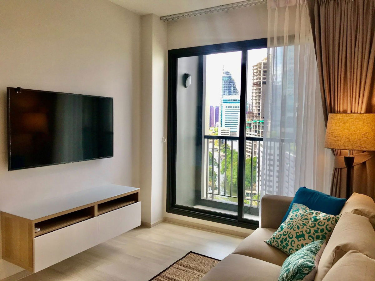 For Rent Life One Wireless Fully Furnished (Near BTS Ploenchit)