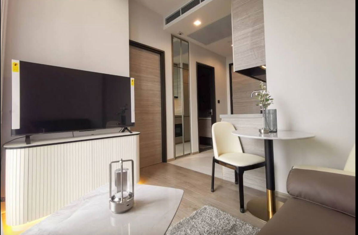 for rent The Crest Park. 1bed 32sqm.  Line id: @pfagent