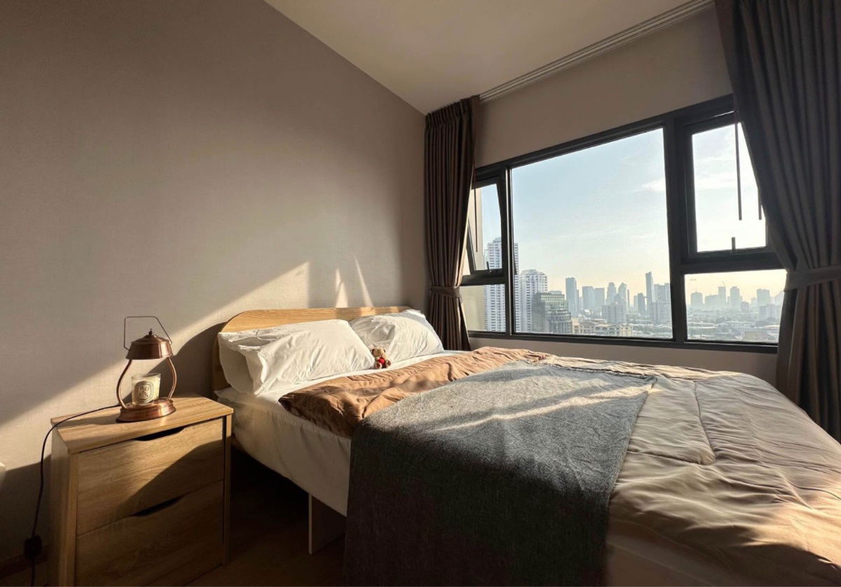 Life Rama 4 -              Asoke