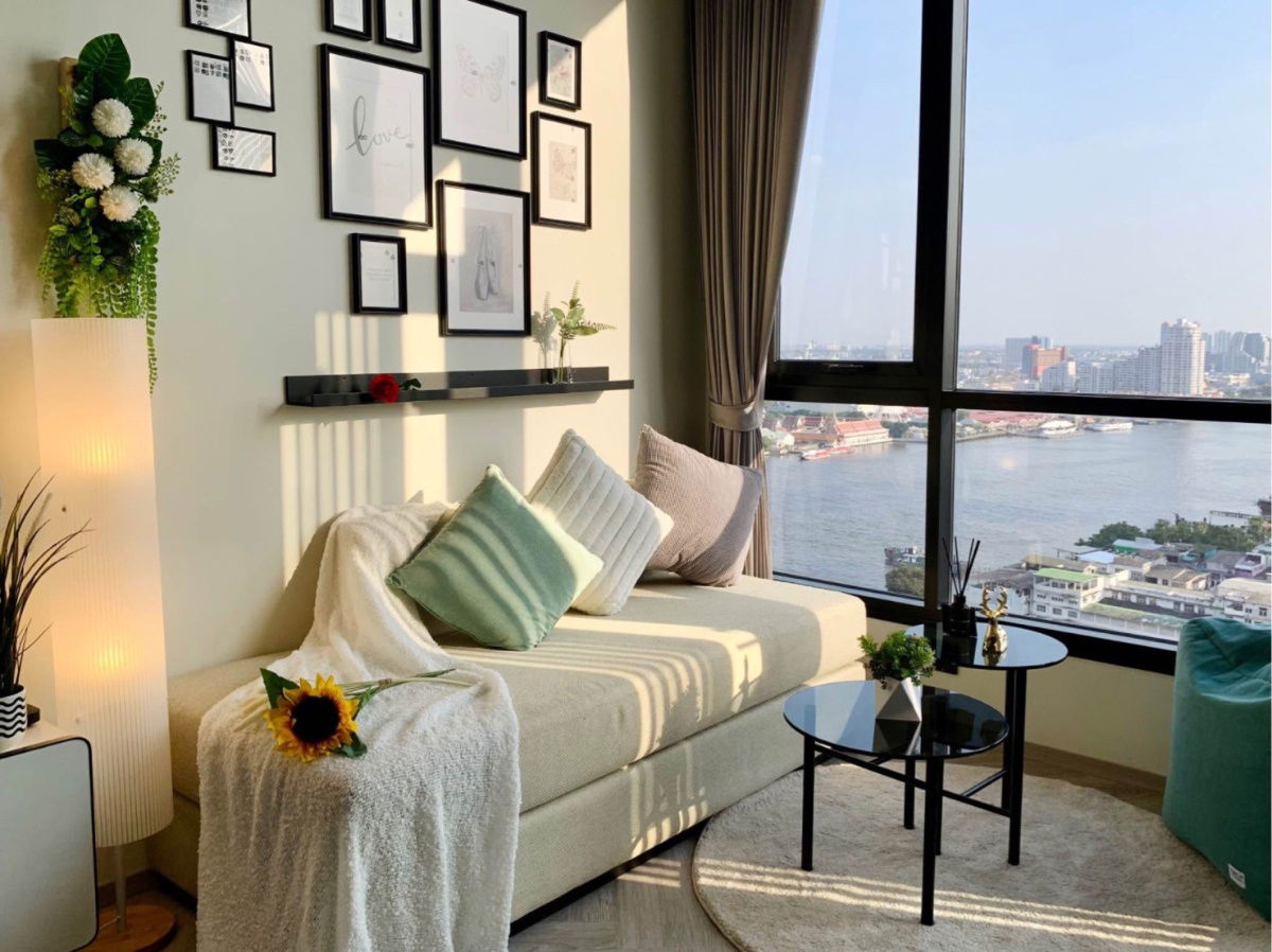 Chapter Charoennakhon - Riverside